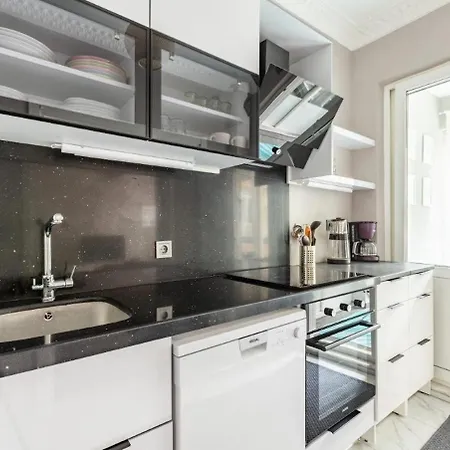 Charming Modern 1bd Airy Kadikoy Gem! #308 이스탄불