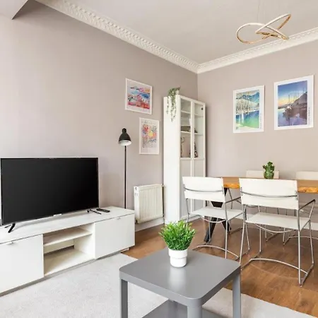Charming Modern 1bd Airy Kadikoy Gem! #308 * Istanbul