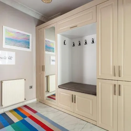 Charming Modern 1bd Airy Kadikoy Gem! #308 דירה